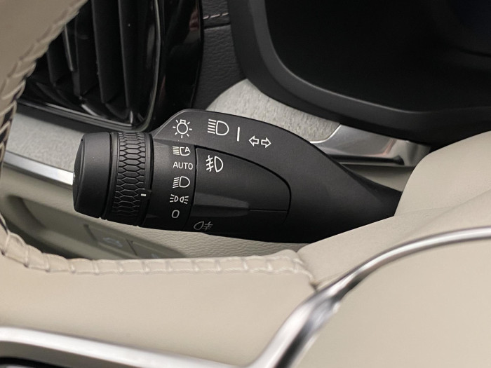 Volvo V60 T8 AWD PLUG-IN BRIGHT ULTRA CZ