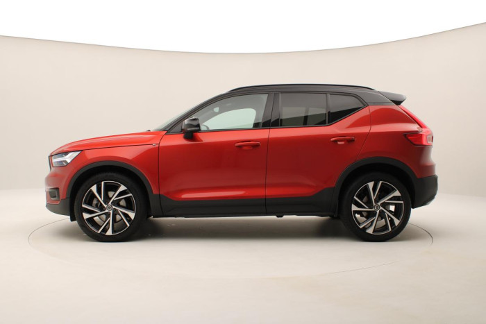 Volvo XC40 D4 AWD R-DESIGN AUT CZ 1.maj 2.0 d