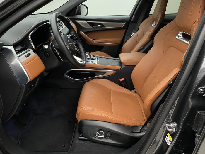 Jaguar F-Pace REZERVACE