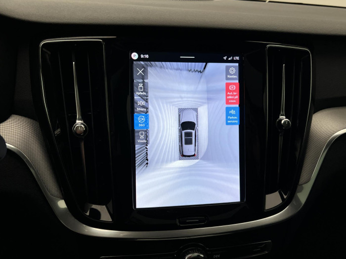 Volvo V60 B4 PLUS DARK AUT 1.maj.