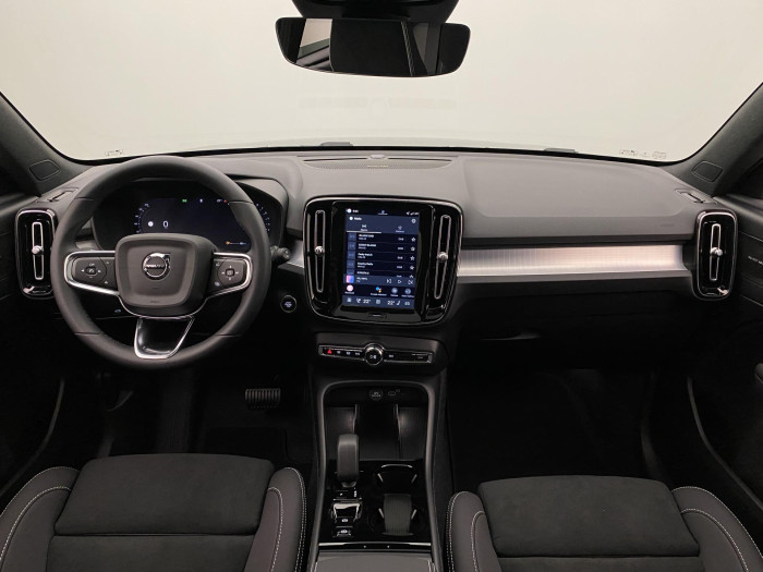 Volvo XC40 B3 AUT PLUS BLACK EDITION