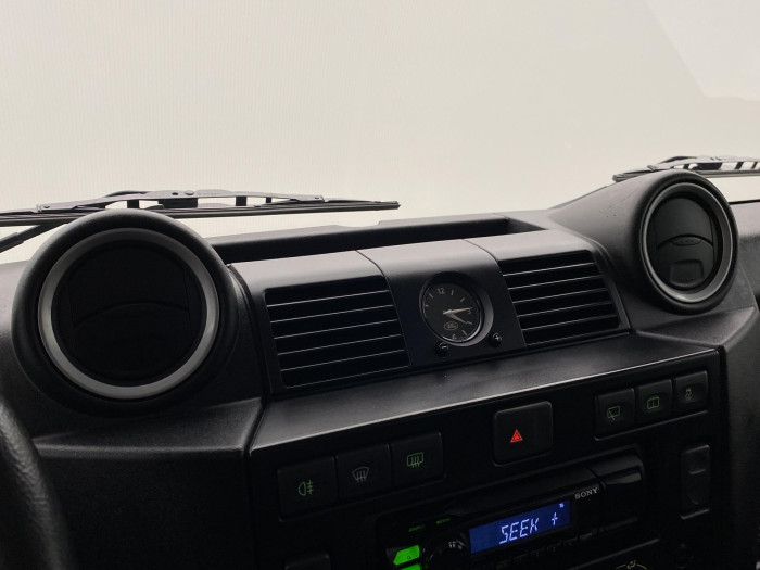 Land Rover Defender 110 STW AWD CZ REZERVACE