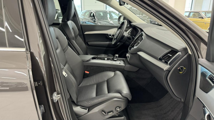 Volvo XC90 B5 AWD PLUS BRIGHT REZERVACE 2.0 Plus