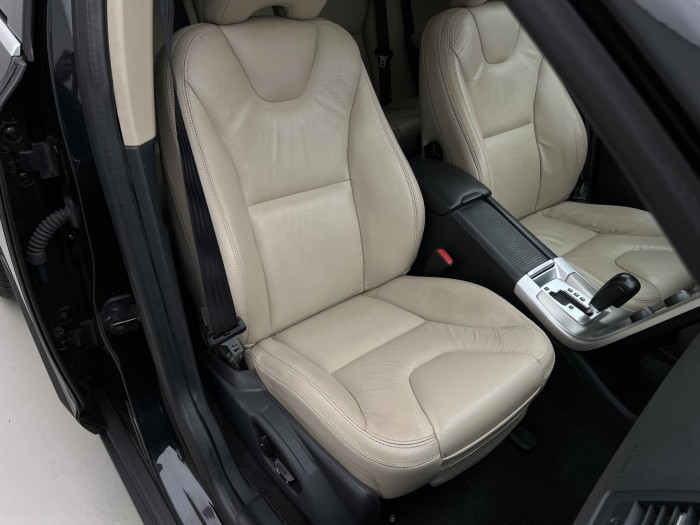 Volvo XC60 D3 AWD MOMENTUM AUT CZ 2.4 d Momentum