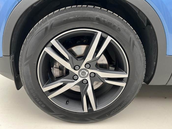 Volvo XC40 D4 AWD R-DESIGN AUT CZ 2.0 d