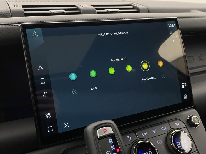 Land Rover Defender OCTA BLACK P635