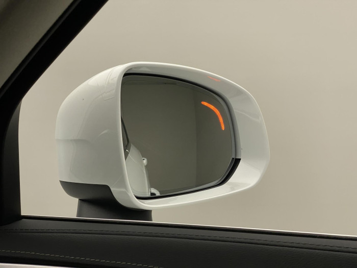 Volvo XC90 B5 AWD PLUS BRIGHT REZERVACE