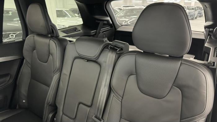 Volvo XC90 T8 AWD ULTIMATE DARK REZERVACE