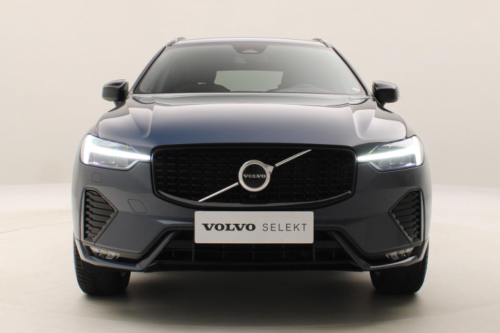 Volvo XC60 B5 AWD PLUS DARK REZERVACE