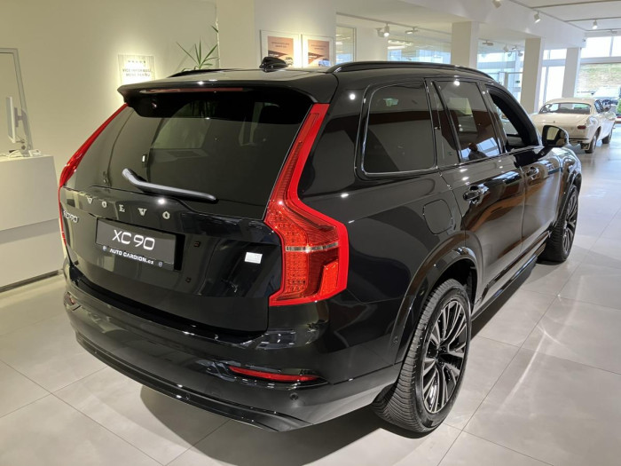 Volvo XC90 T8 AWD AUT  PLUS 7-míst 2.0 Plus