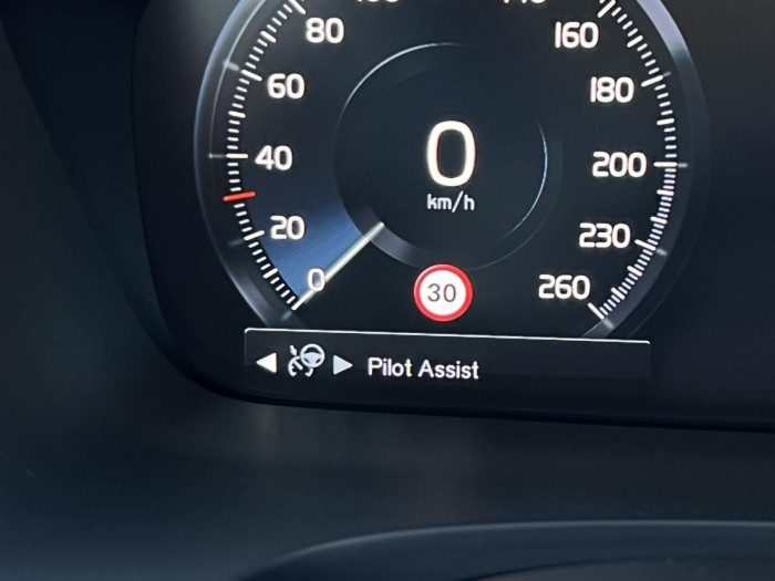 Volvo V90 CROSS COUNTRY D4 AWD Aut 1.maj 2.0 d