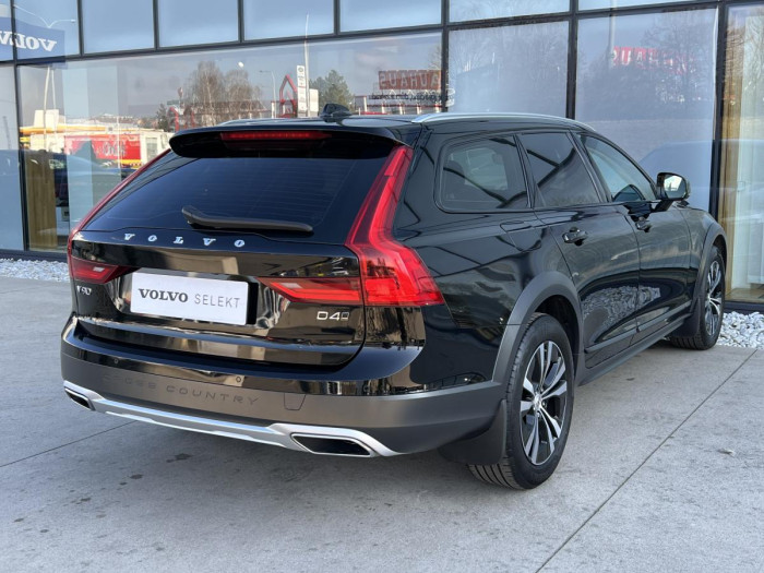 Volvo V90 CROSS COUNTRY D4 AWD Aut 1.maj 2.0 d
