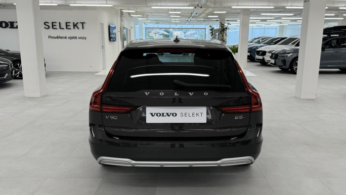 Volvo V90 CROSS COUNTRY B5 REZERVACE