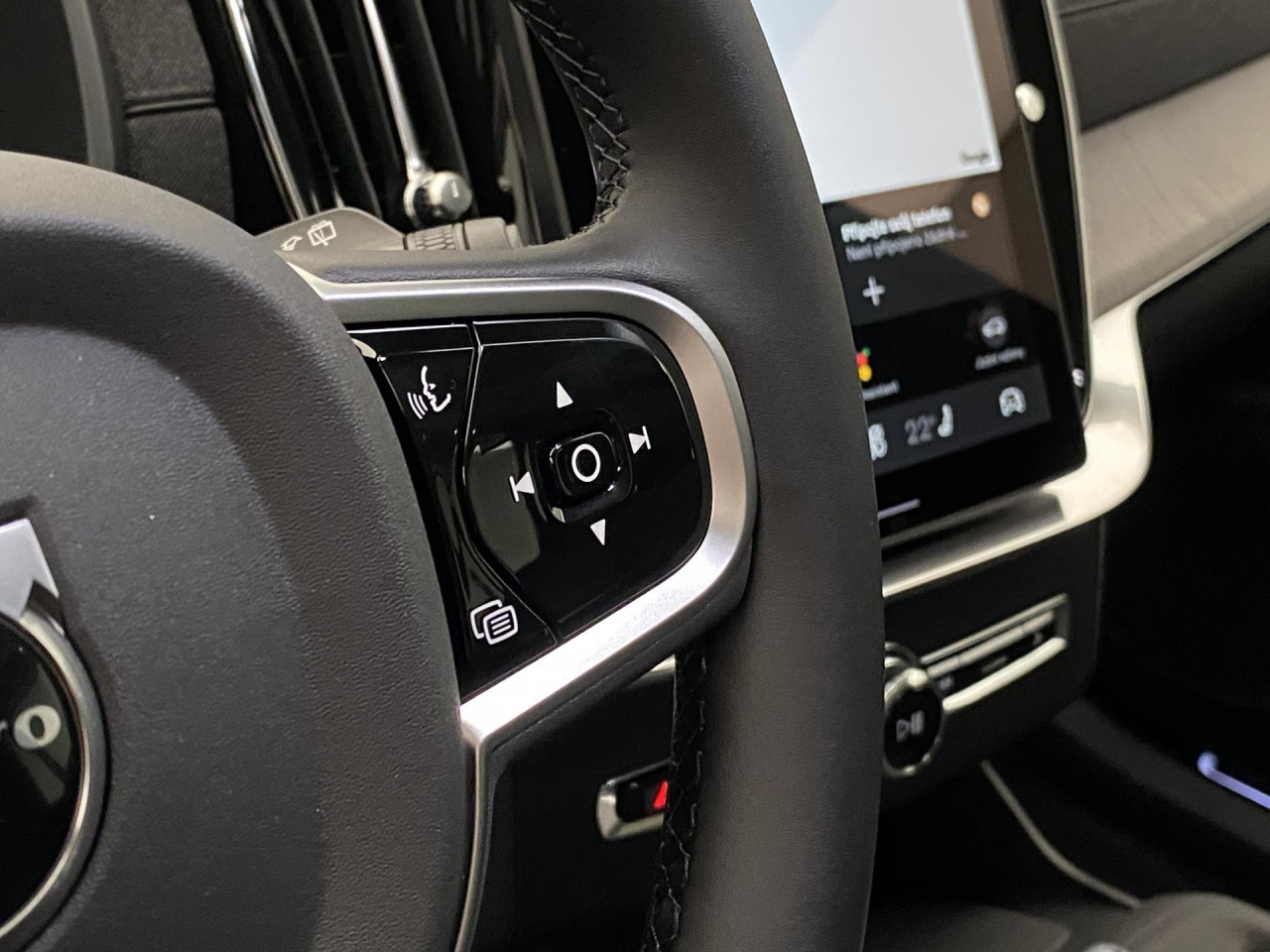 Volvo XC90 T8 AWD RECHARGE DARK ULTRA 7