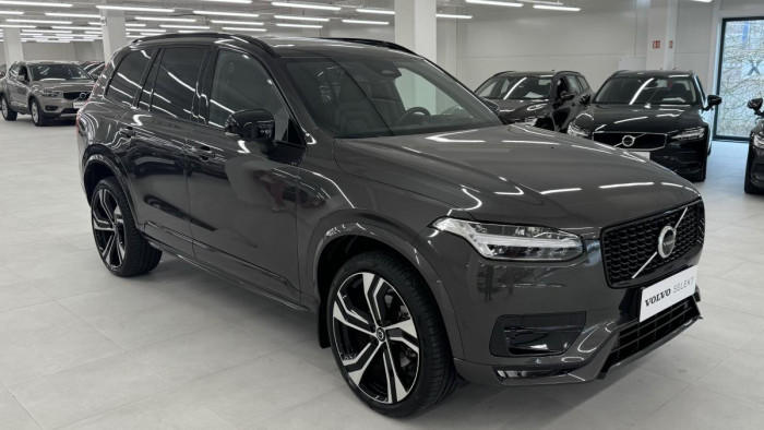 Volvo XC90 B5 AWD ULTIMATE DARK REZERVACE