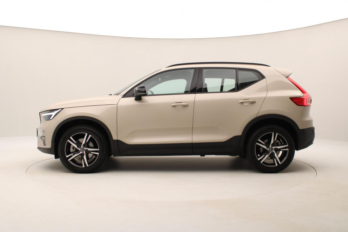 Volvo XC40 B3 FWD DARK PLUS AUT CZ 1.maj