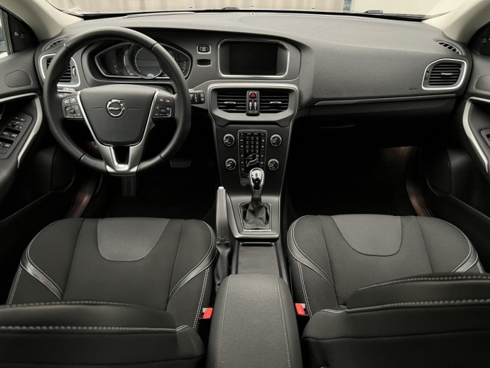 Volvo V40 D3 MOMENTUM AUT 1.maj. 2.0 d Momentum