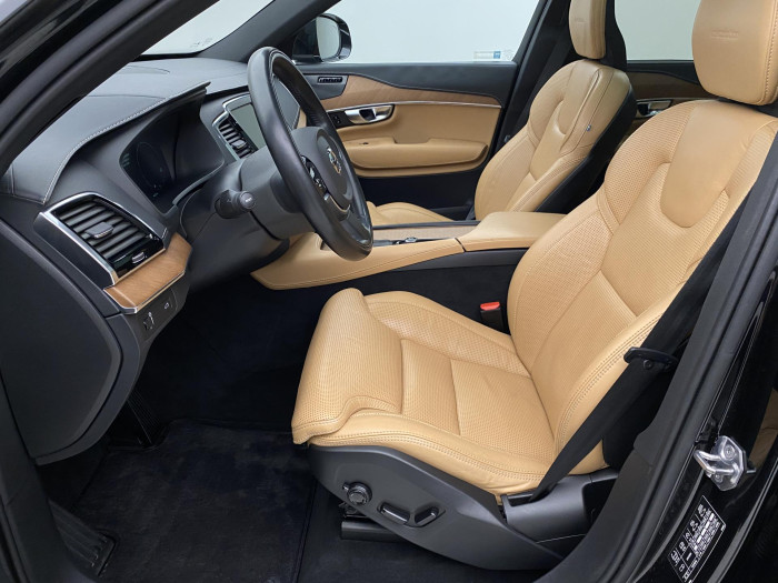 Volvo XC90 T6 AWD INSCRIPTION REZERVACE