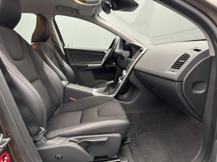 Volvo XC60 D4 MOMENTUM AUT CZ 2.4 d Momentum