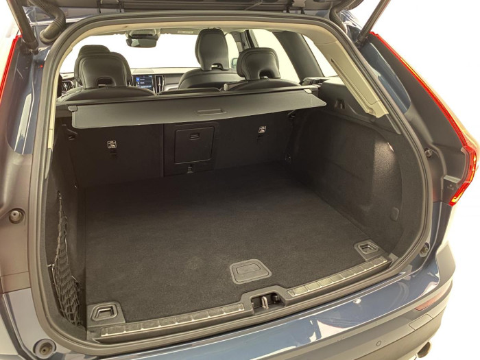 Volvo XC60 D4 MOMENTUM PRO AUT REZERVACE 2.0 d Momentum