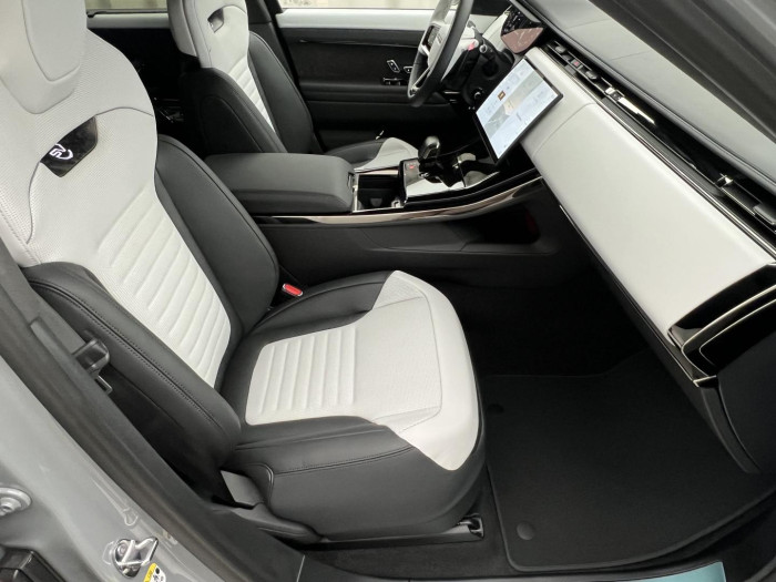 Land Rover Range Rover Sport P635 SV EDITION TWO REZERVACE 4.4 Edition