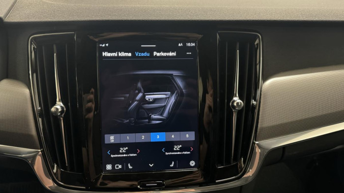 Volvo V90 CROSS COUNTRY B4 AWD REZERVACE