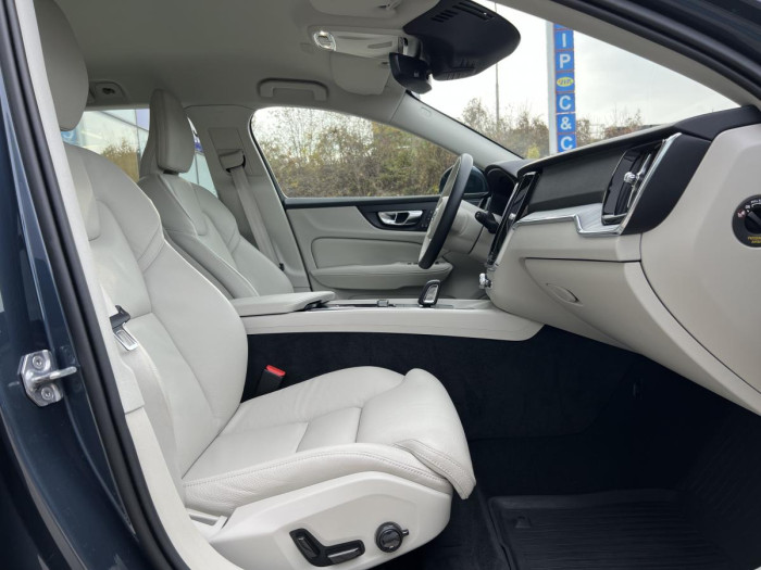 Volvo V60 CROSS COUNTRY B5 AWD Aut 1.maj