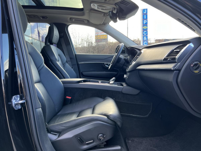 Volvo XC90 B5 AWD INSCRIPTION 7MÍSTNÁ Aut