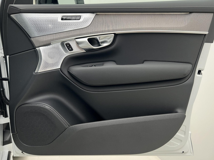 Volvo XC90 T8 AWD RECHARGE DARK ULTRA AUT