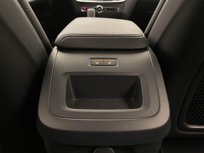 Volvo V60 B4 DARK PLUS AUT REZERVACE