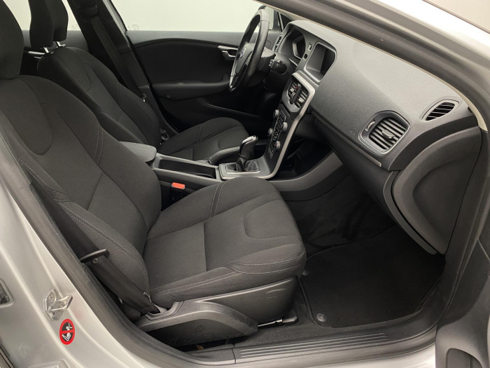 Volvo V40 D2 ES 2.0D 88kW TAŽNÉ 2.0 d d