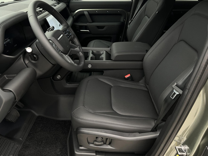 Land Rover Defender 110 D250 X-DYNAMIC SE AWD AUT 3.0 d Dynamic SE
