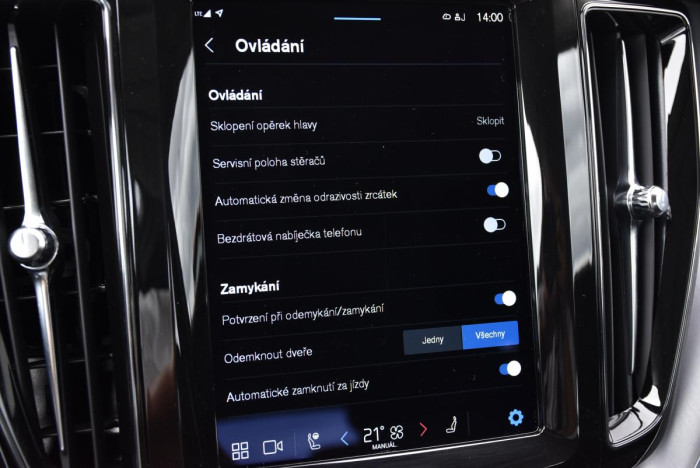 Volvo XC60 B4 AWD MOMENTUM REZERVACE 2.0 Momentum
