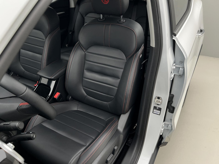 MG ZS 1.0T EXCLUSIVE AUT CZ 1.maj. 1.0 Exclusive