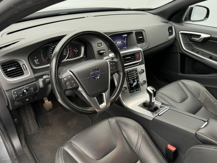 Volvo V60 D4 MOMENTUM NAVIGACE 2.0 d Momentum