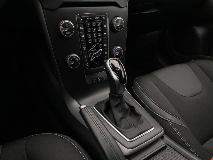 Volvo V40 D2 MOMENTUM AUT NAVIGACE 2.0 d Momentum