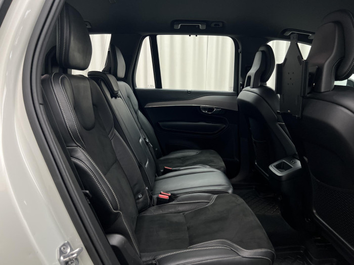 Volvo XC90 B5 AWD R-DESIGN 7MÍSTNÁ AUT CZ