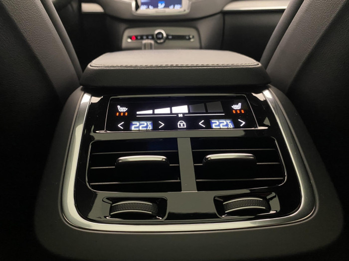 Volvo XC90 B5 AWD R-DESIGN AUT