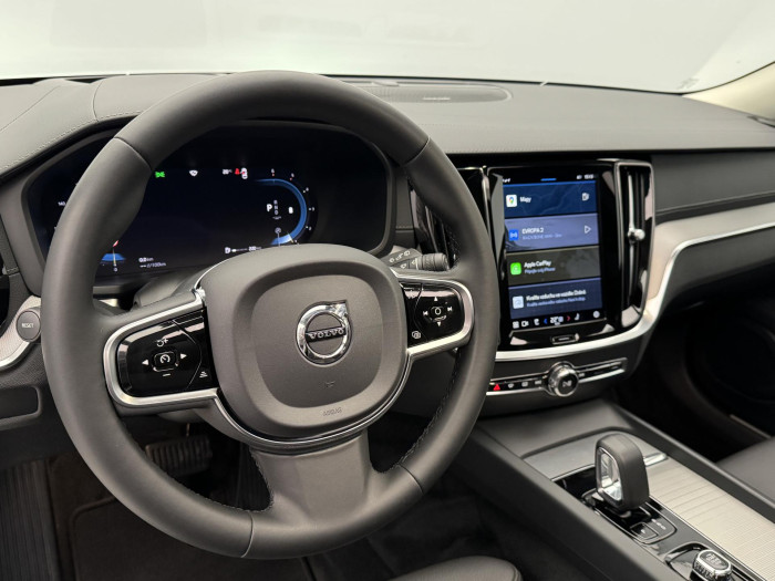 Volvo V60 CC B4 AWD ULTIMATE REZERVACE 2.0 CC CC