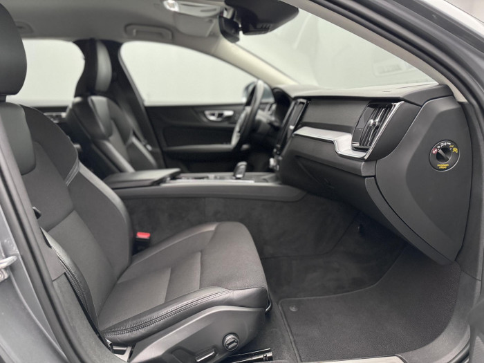 Volvo V60 B4 MOMENTUM PRO AUT 2.0 Momentum