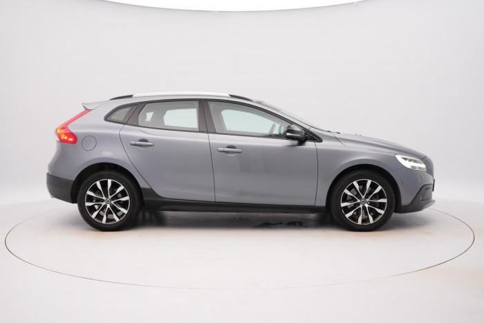 Volvo V40 CROSS COUNTRY T3 REZERVACE