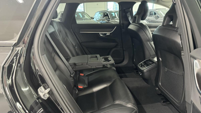 Volvo V90 CROSS COUNTRY T5 REZERVACE