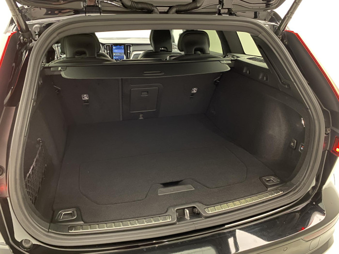 Volvo V60 B4 DARK PLUS AUT CZ