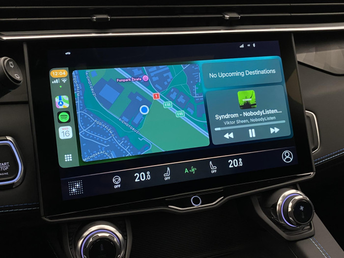 Lynk & Co 01 PHEV DCT AUT 1.maj REZERVACE