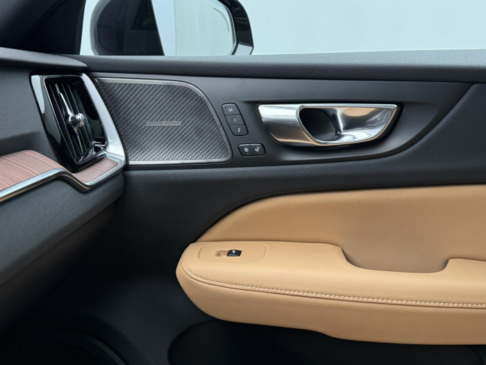 Volvo V60 B4 AUT DARK PLUS