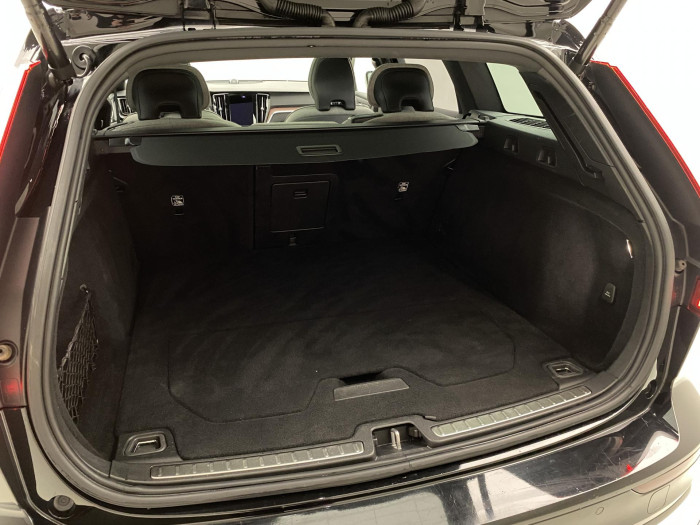 Volvo V60 CC B5 AWD MOMENTUM REZERVACE 2.0 CC CC Momentum
