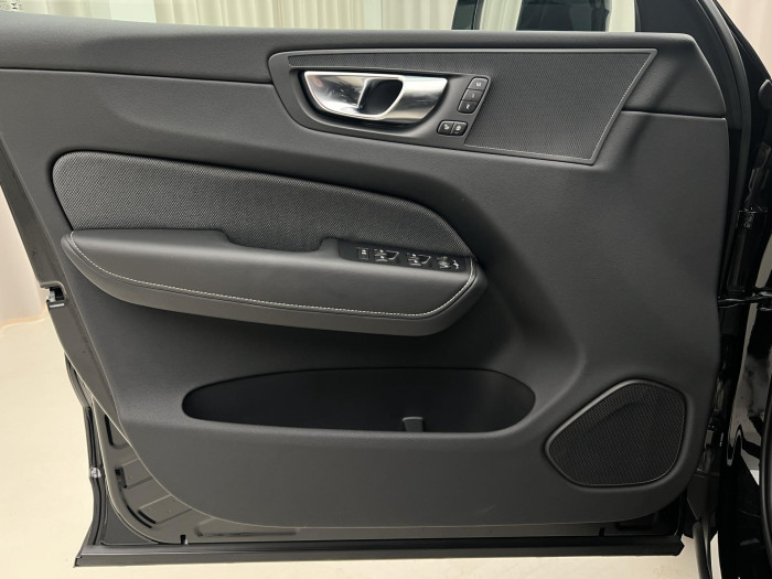 Volvo XC60 B5 AWD BLACK EDITION AUT CZ 2.0 Edition