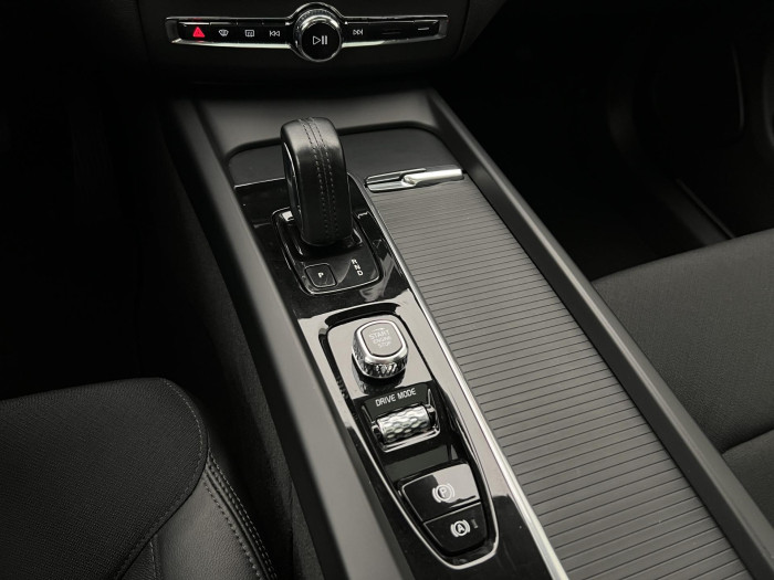 Volvo XC60 B5 AWD MOMENTUM AUT 2.0 Momentum