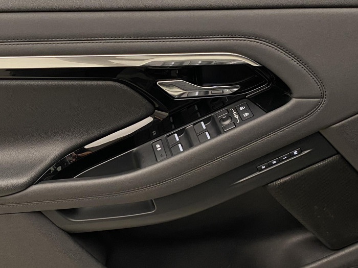 Land Rover Range Rover Evoque D200 SE AWD REZERVACE 2.0 d SE