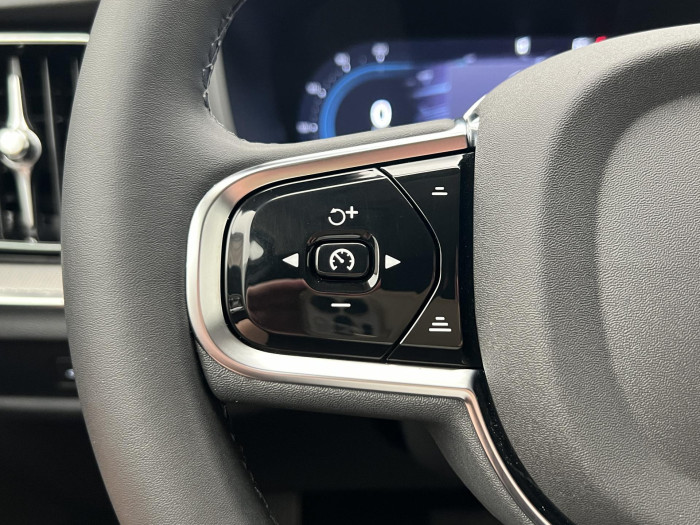 Volvo V60 CC B5 AWD PLUS BRIGHT AUT